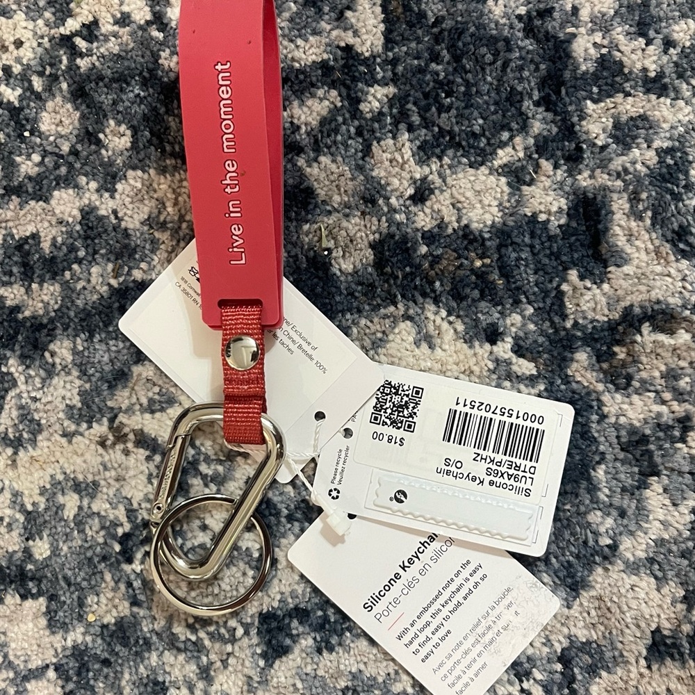 Lululemon silicone keychain NWT pink haze